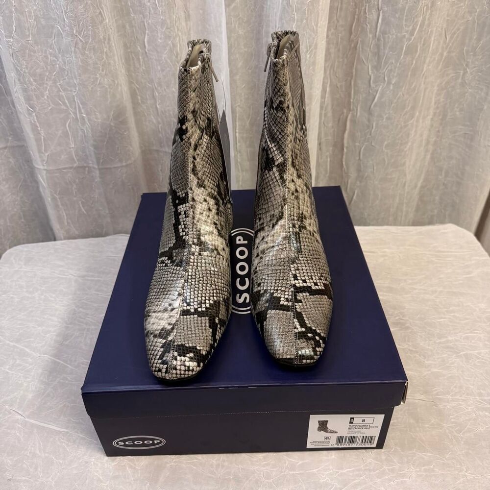 Scoop Women’s Snake Print Ankle Stretch Booties Block Heel Size 8 NIB